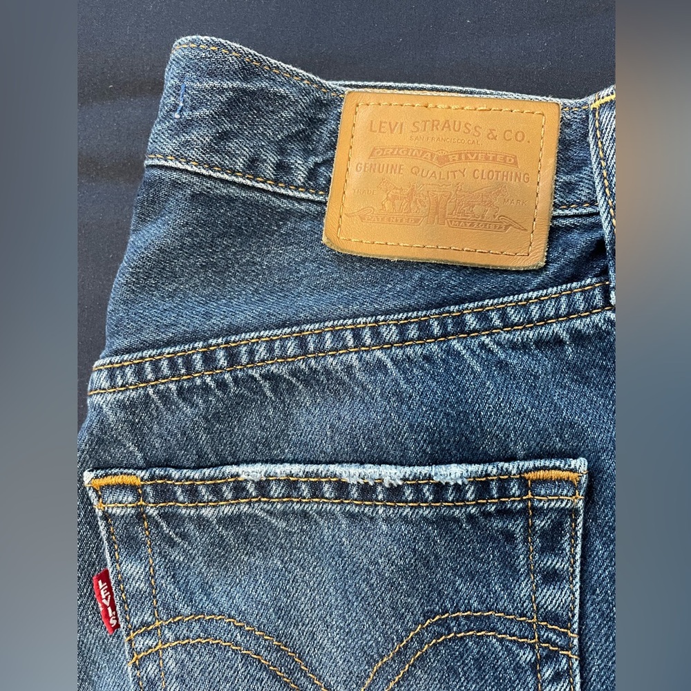 Levi’s Ribcage Straight Ankle Jeans - Picture 2 of 3